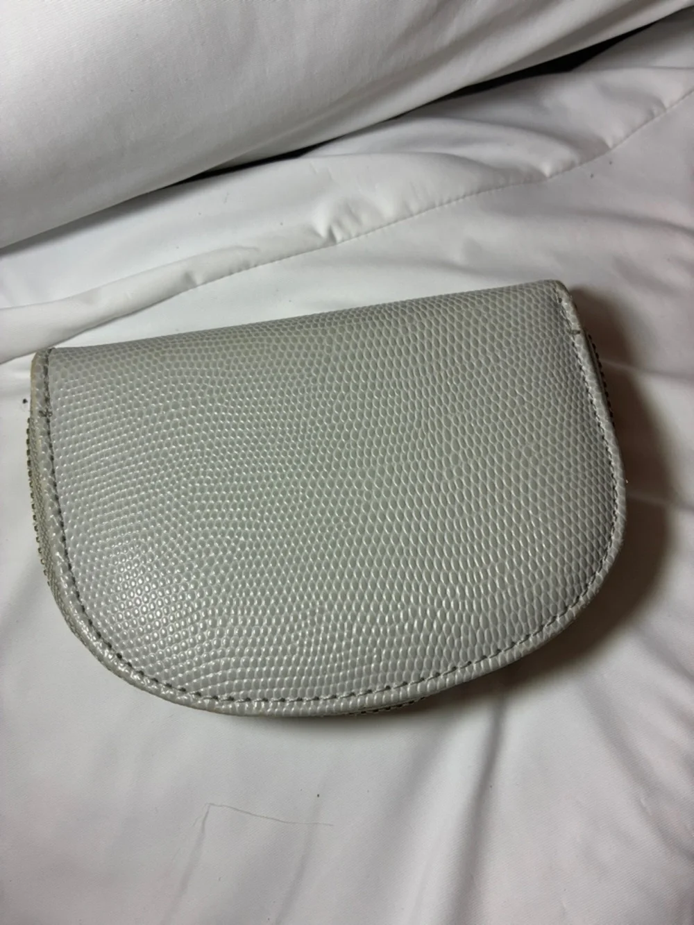Anne Klein Light Gray Textured Key & Card Holder with‎ Gold Accent